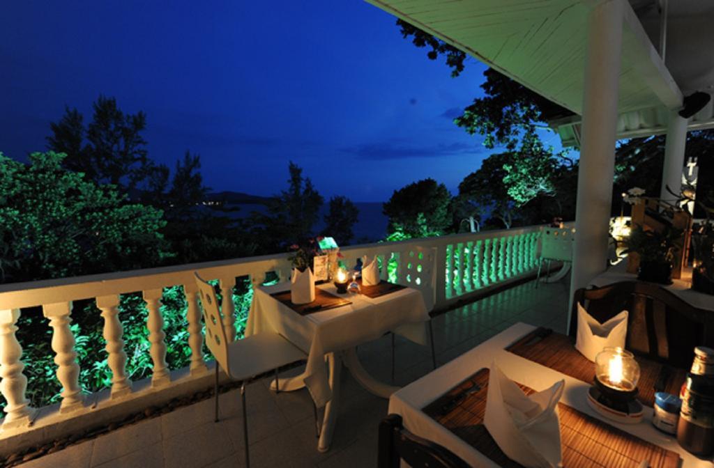 Karon Cliff Contemporary Boutique Bungalows Hotel Restaurant billede